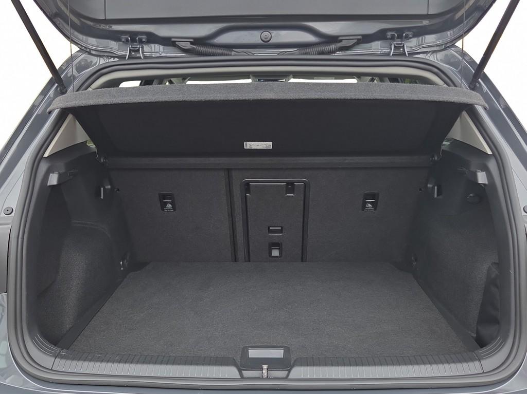 Volkswagen Golf VIII 1.5 TSI Life LED*NAV*SHZ*ACC*PARKLENK*, миниатюра 9