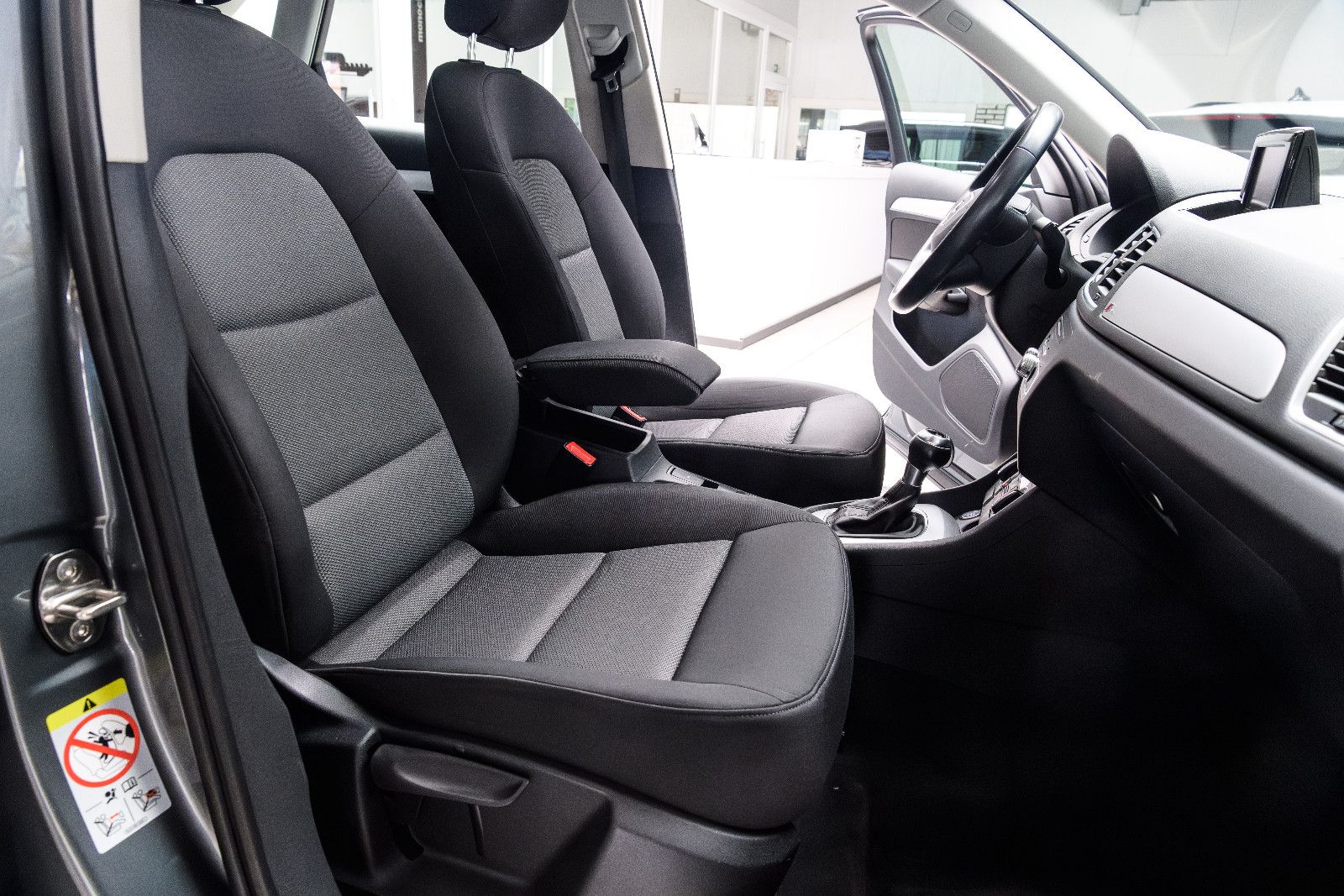 Fahrzeugabbildung Audi Q3 1.4l 110kw S-Line +AHK +Pano +Navi