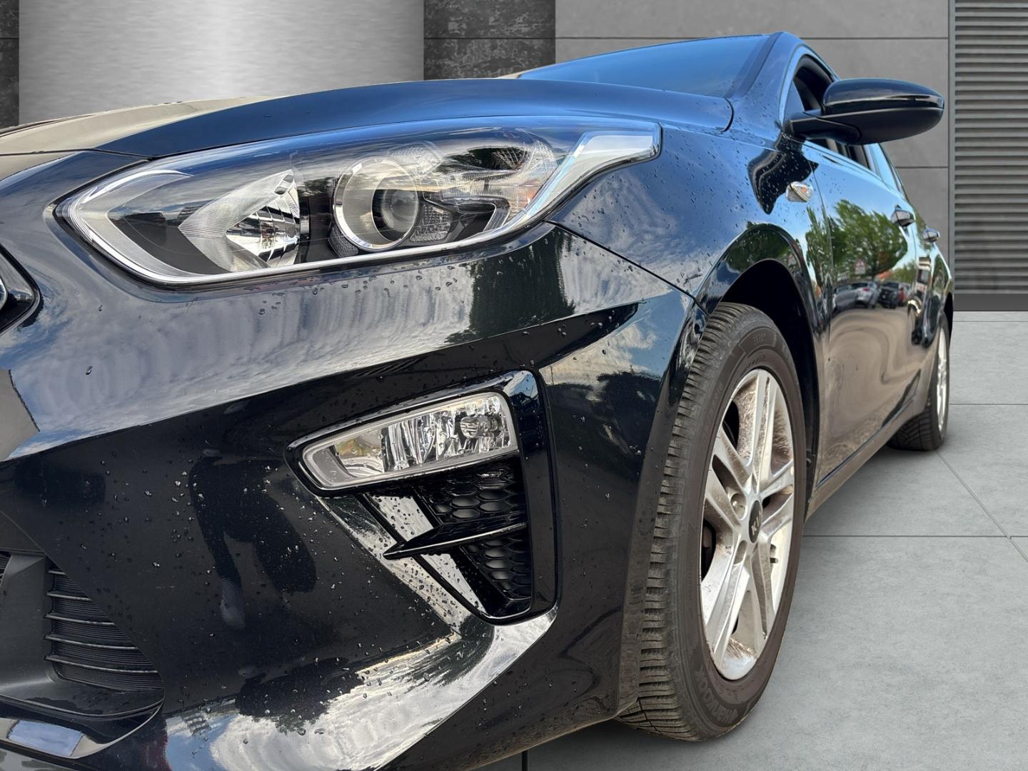 Kia Ceed_sw Vision 1.4 T NAV KOMF CarPlay Android Au