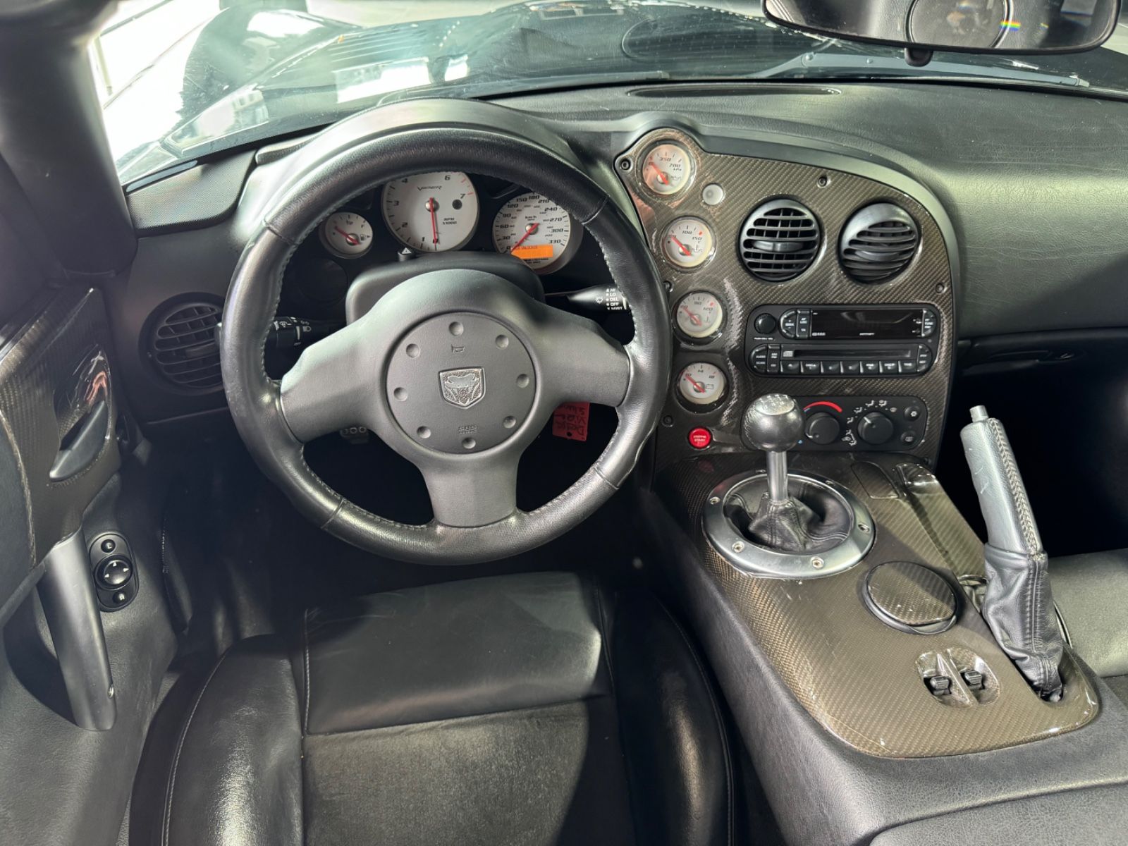 Fahrzeugabbildung Dodge Viper SRT-10 8,3L /SIDEPIPES/EU-AUSFÜHRUNG/