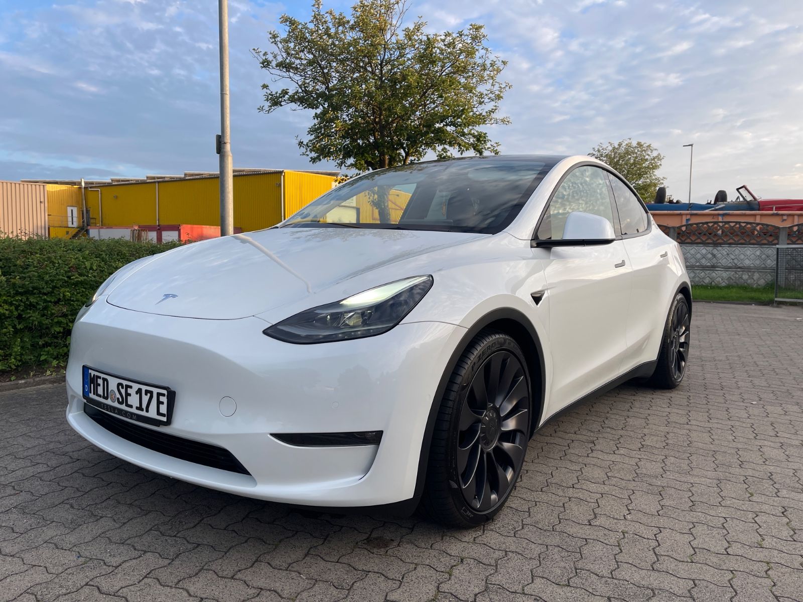 TESLA Model Y AWD Performance Exklusiv Dämmung Öhlins