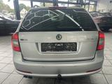 Skoda Octavia Combi 2.0 TDI RS, Leder, Navi, AHK - Skoda Octavia aus 2011: Combi RS