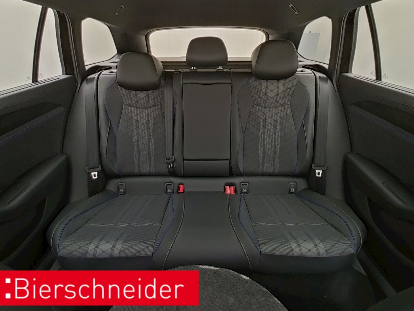 Volkswagen Passat Variant - Bild 17