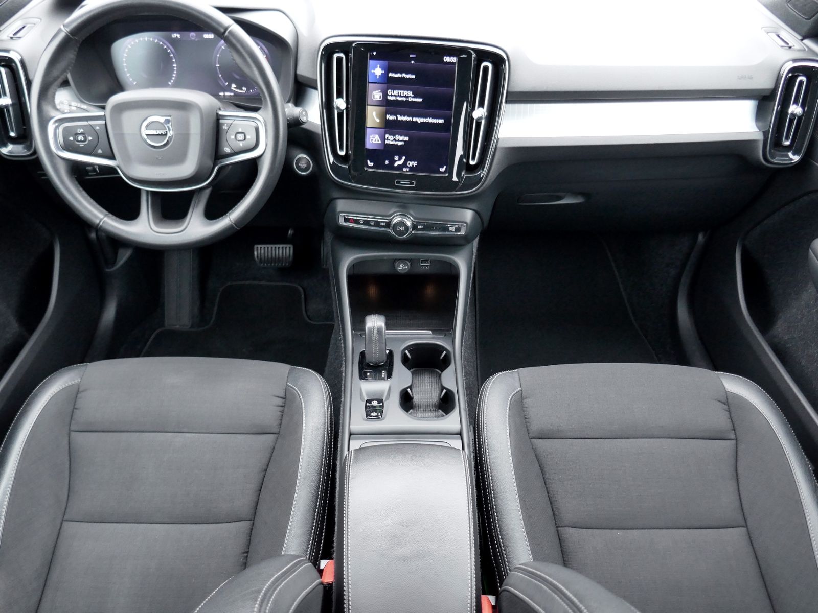 Fahrzeugabbildung Volvo XC40 D3 2WD Momentum Pro | LED AHK PDC GRA