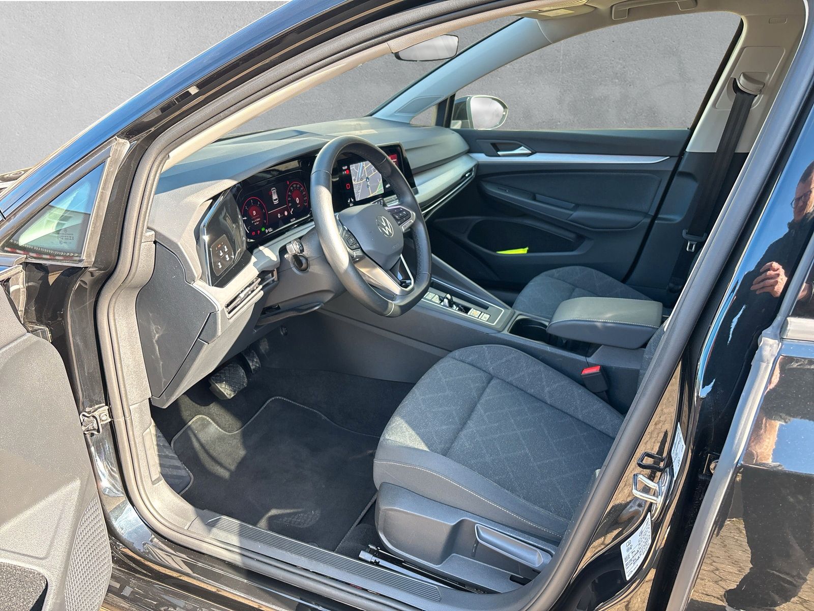 Fahrzeugabbildung Volkswagen Golf Variant Life 2.0 TDI DSG App-Connect RFK