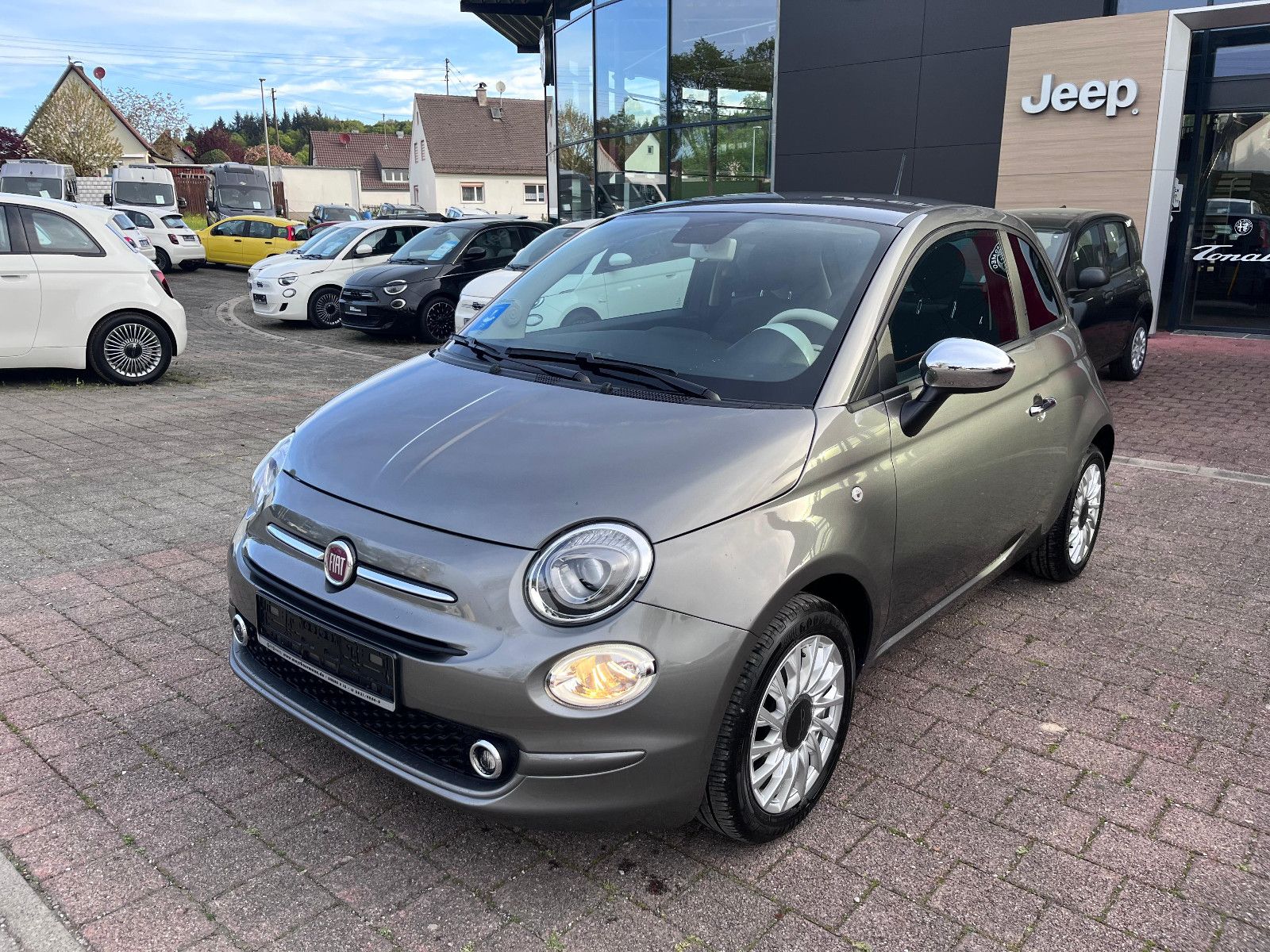 Fahrzeugabbildung Fiat 500 Dolcevita