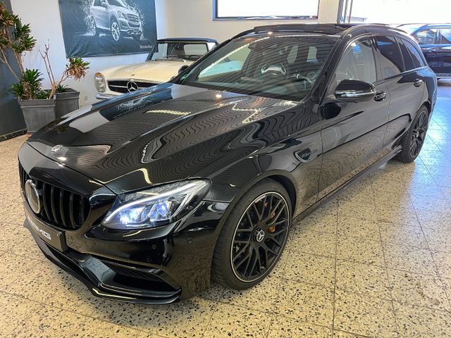 Mercedes-Benz C 63 T S AMG+NIGHT+PERFORMANCE+KERAMIK+CARBON+2H