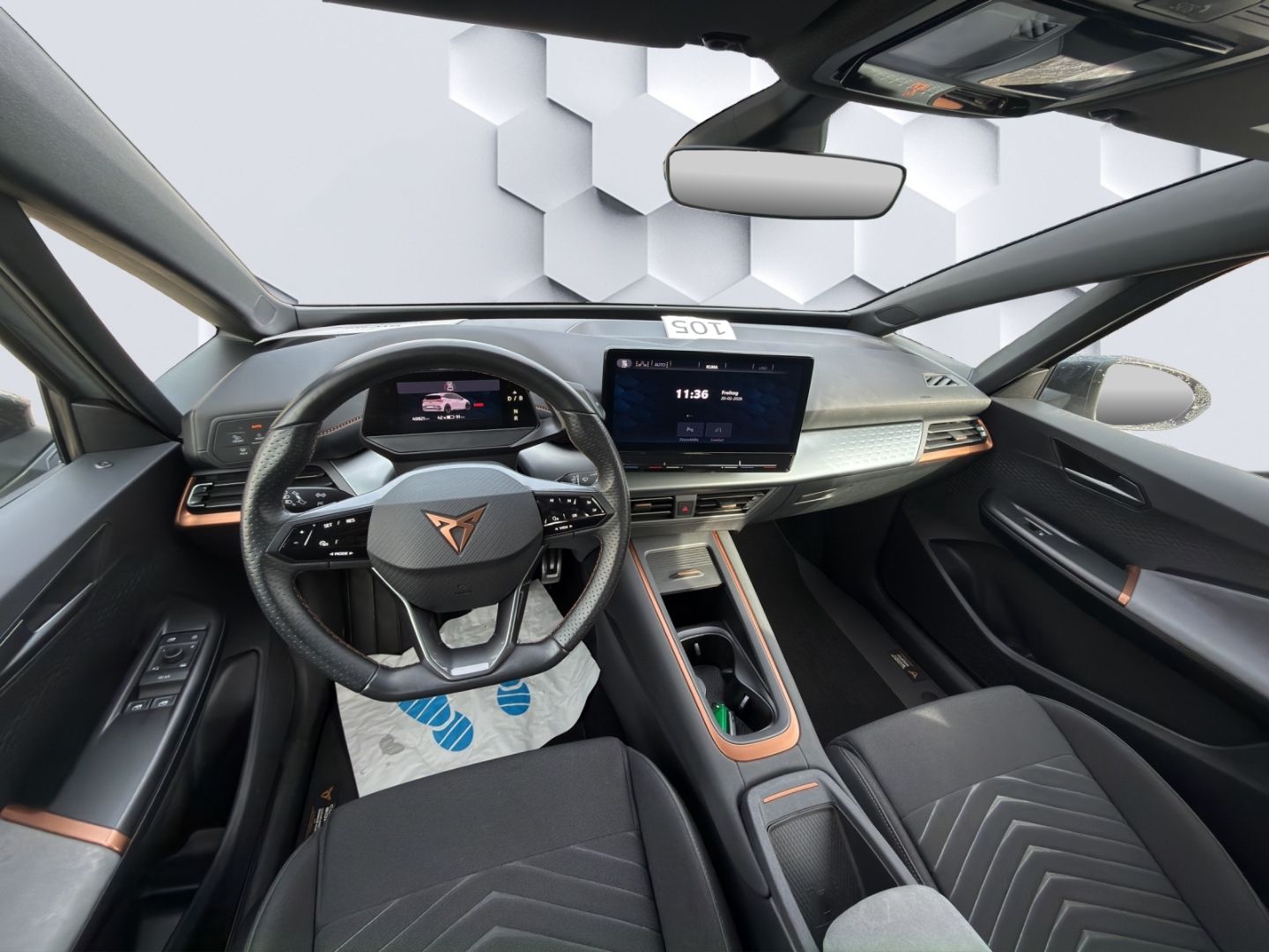 Born 150kW LED PDC Sitzheizung Klima DAB+