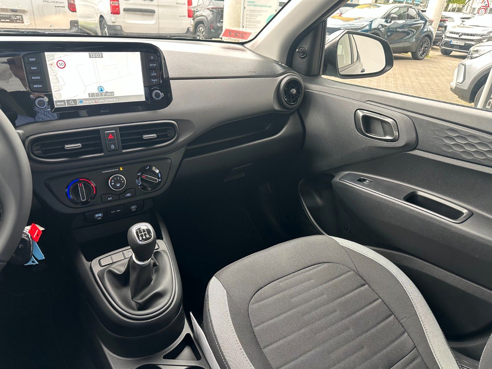 Fahrzeugabbildung Hyundai i10 Select 1.0l Navi/Klima/Kamera!