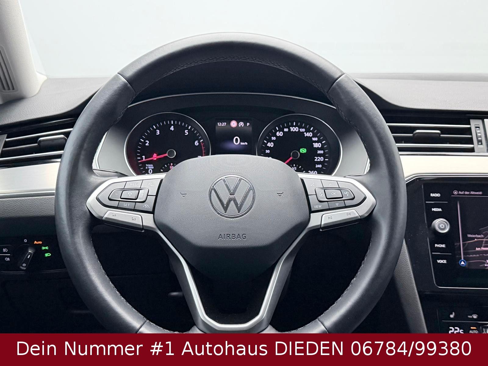 Volkswagen Passat Variant Elegance Keyless + LED + ACC