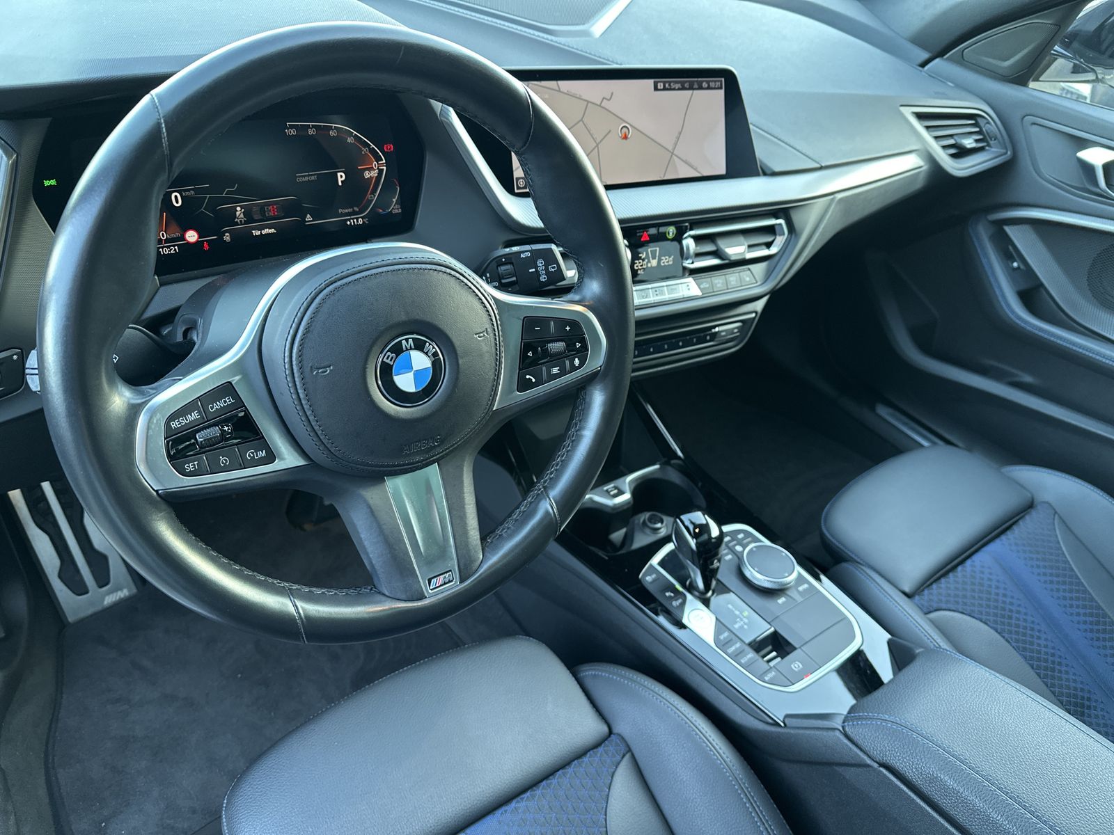Fahrzeugabbildung BMW 120i 5-Türer M-Sport Aut. NAV+LED+PANO+18ZO+HIFI