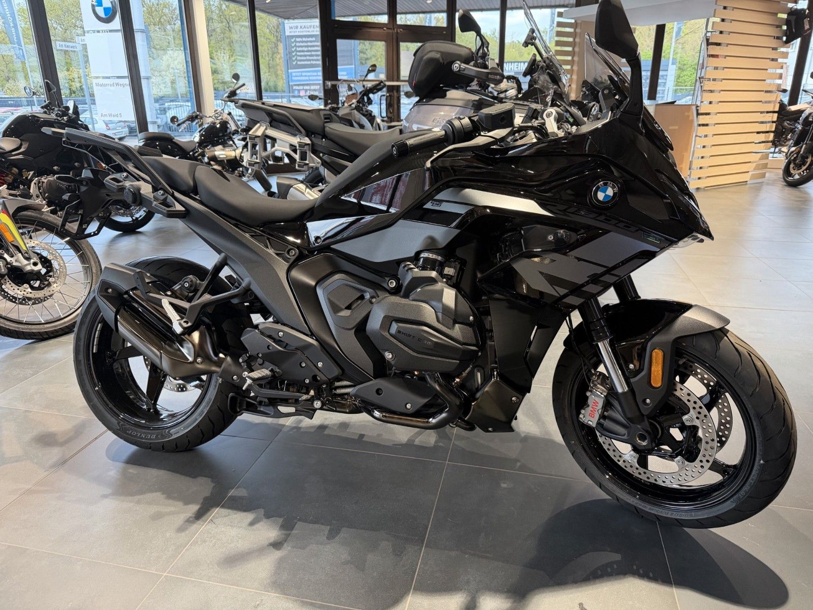 Fahrzeugabbildung BMW R 1300 RS ASA Triple Black 4 Pakete