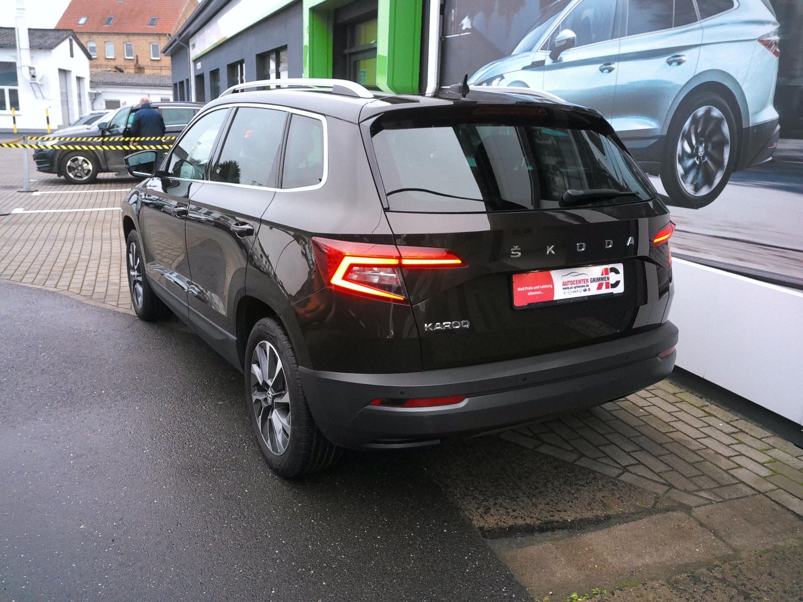 Fahrzeugabbildung SKODA Karoq Drive 125 1.5 TSI LED Navi DSG AHK