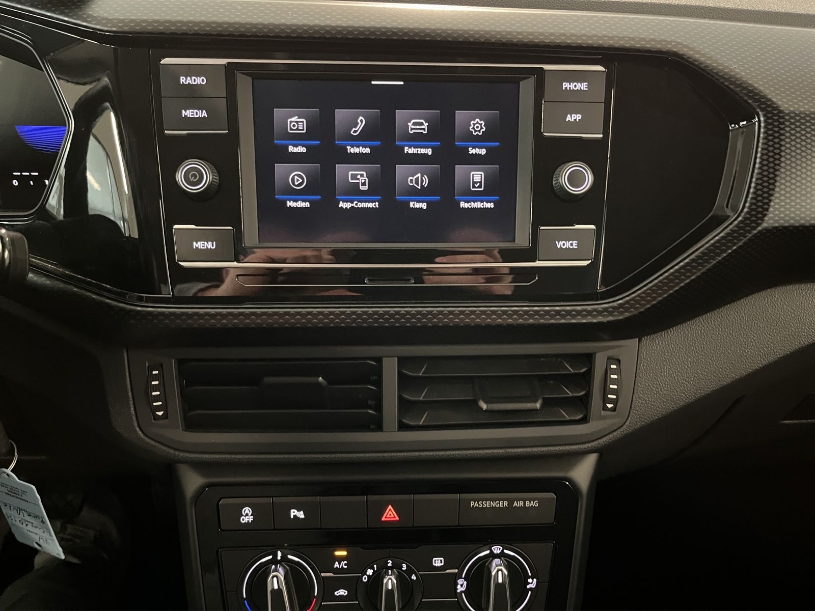 Volkswagen T-Cross - Bild 12