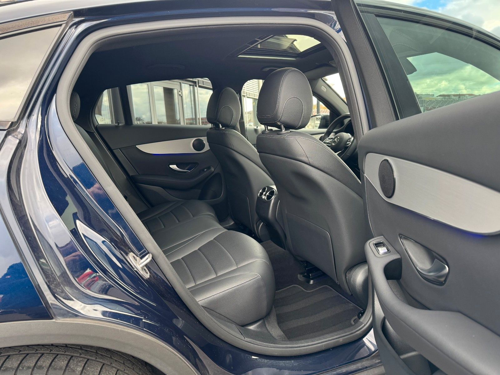 Fahrzeugabbildung Mercedes-Benz GLC 200 d 4M Coupe Night+R-Kamera+S-Dach+