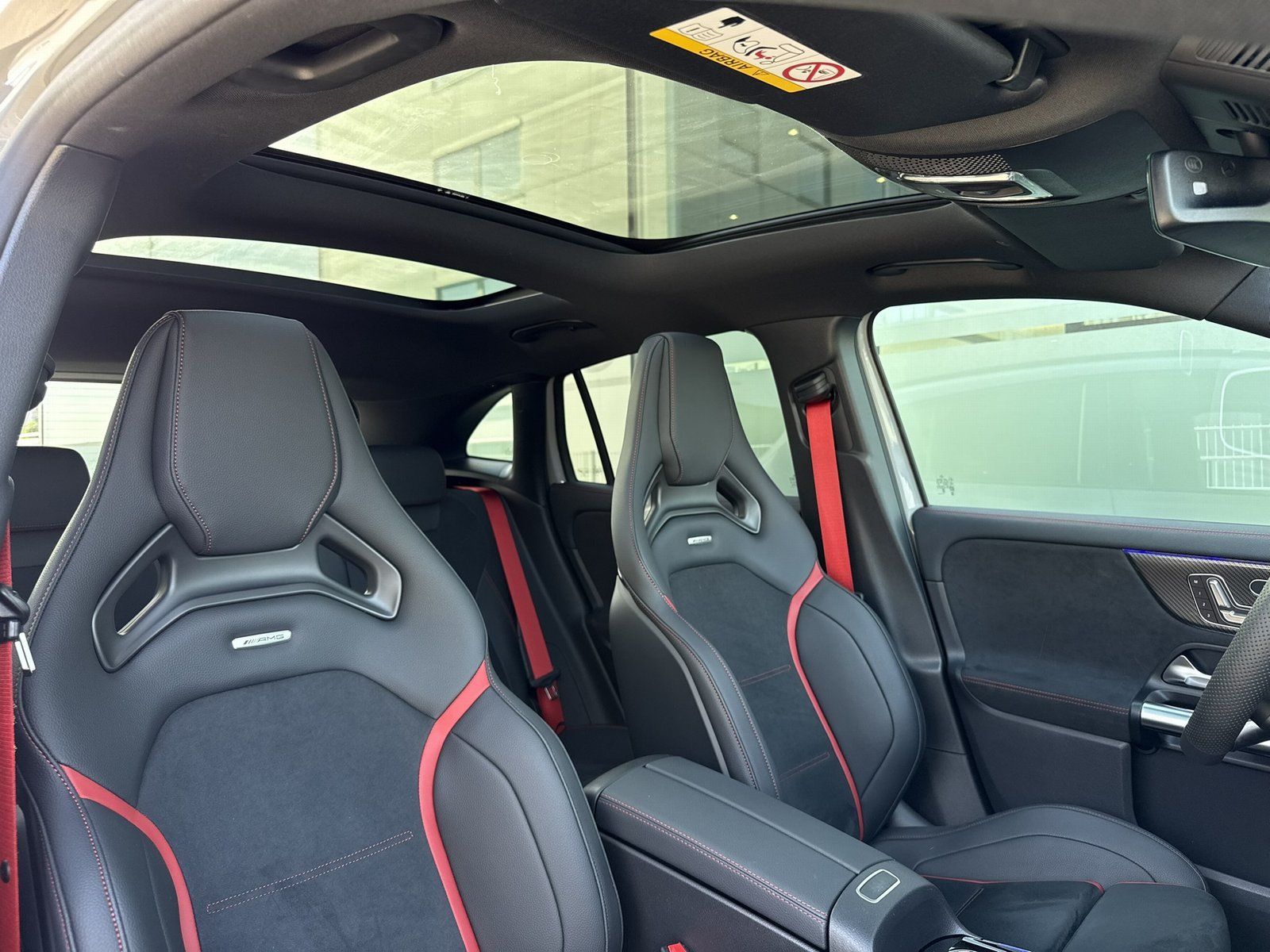 Fahrzeugabbildung Mercedes-Benz AMG GLA 35 4M PERFORMANCE-SITZE PANO AHK 360°