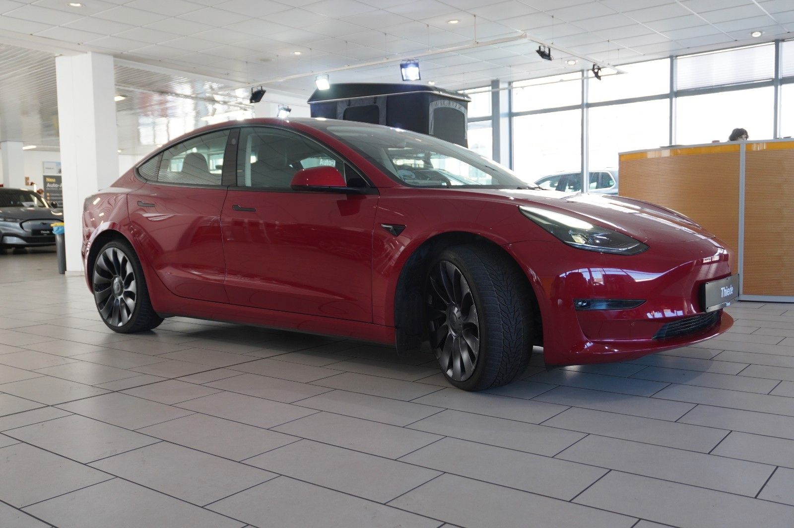Fahrzeugabbildung Tesla Model 3 PERFORMANCE DUAL-MOTOR NAVI/LED/SH/AMD