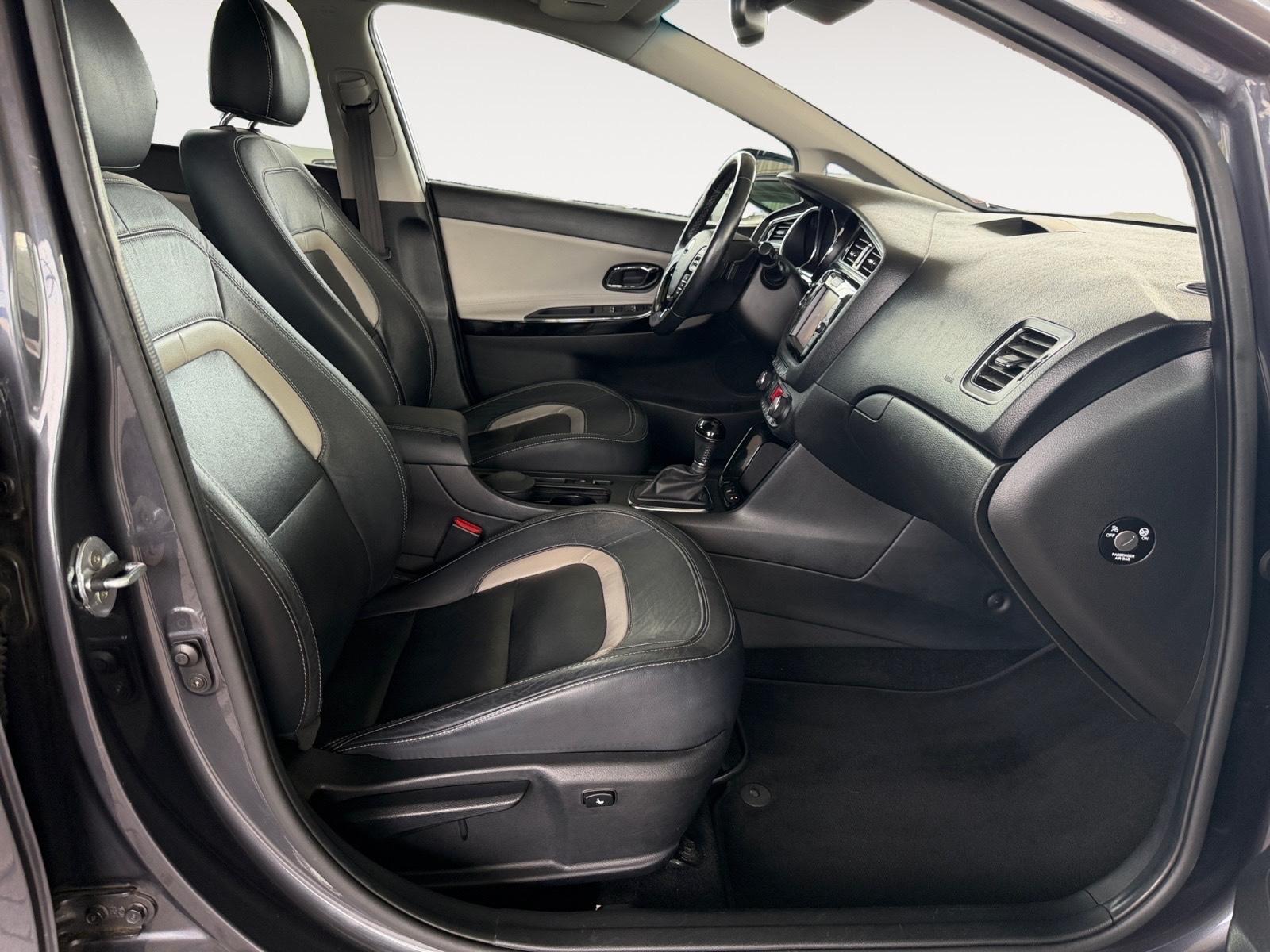 Kia cee'd 1.6 GDI Platinum Xenon Schiebed. Leder Kam
