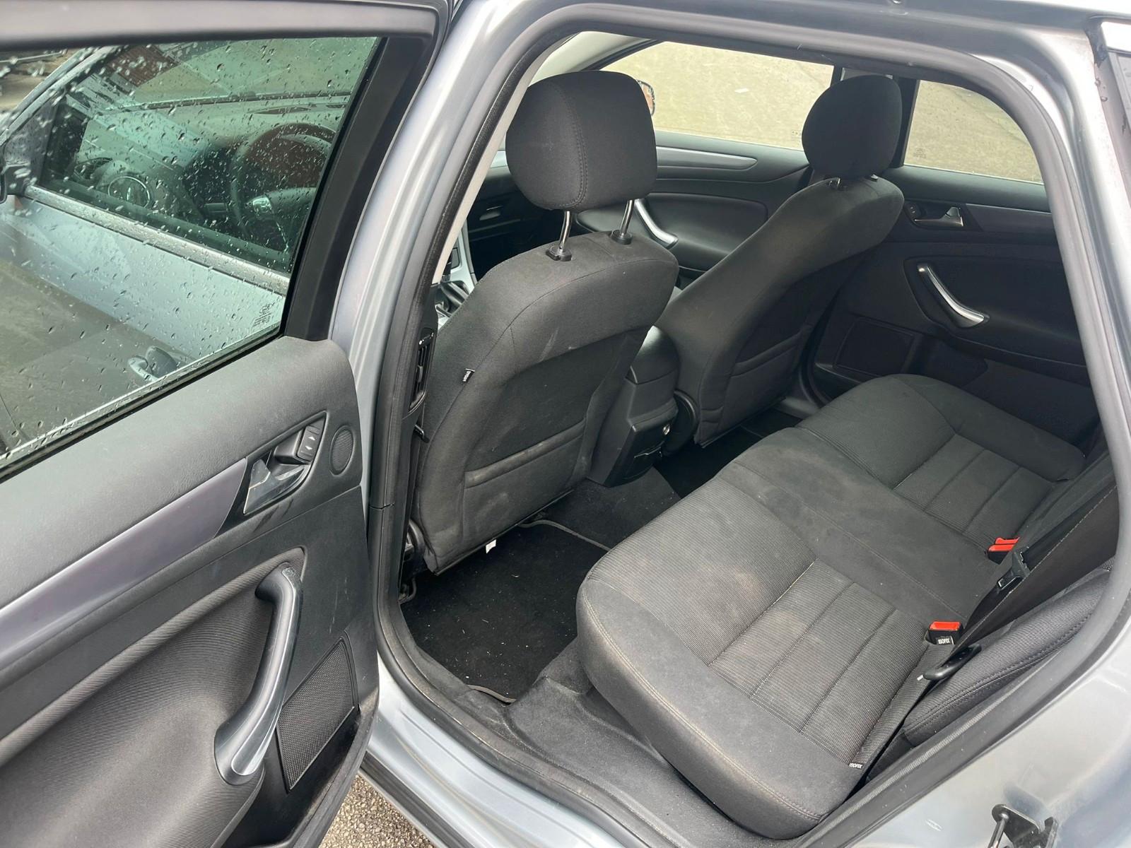 Ford Mondeo 2011 — photo 7