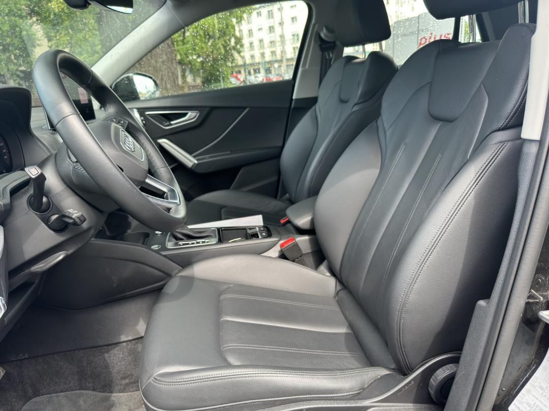 Fahrzeugabbildung Audi Q2 S line 35 TFSI S tronic Fahren Parken Leder