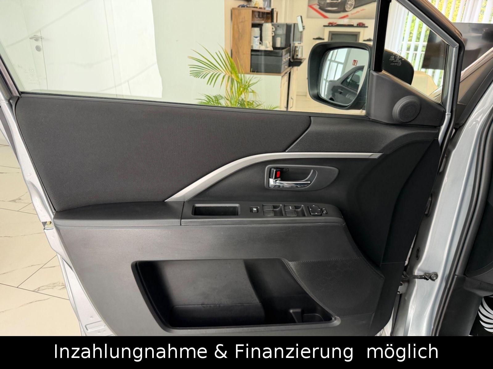 Mazda 5 2012 — photo 10