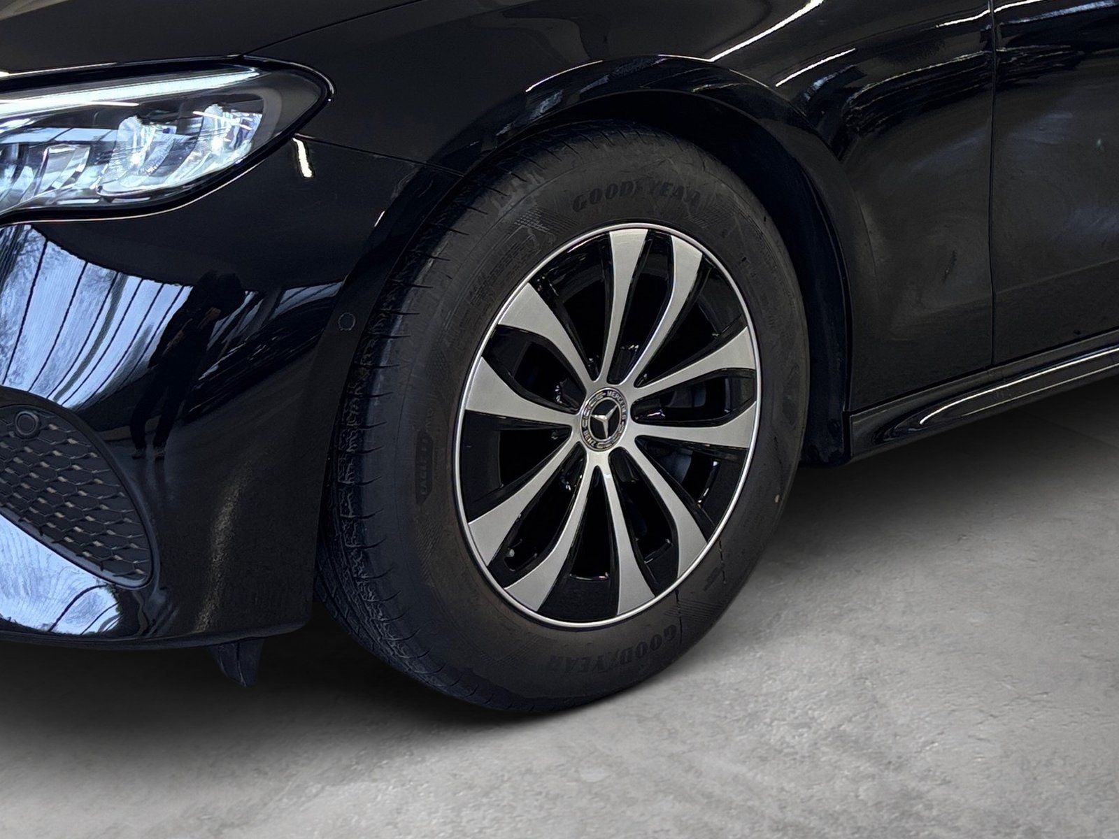 Fahrzeugabbildung Mercedes-Benz E 200 T Avantgarde*AHK*Distro*Totwin*Kamera*LED*