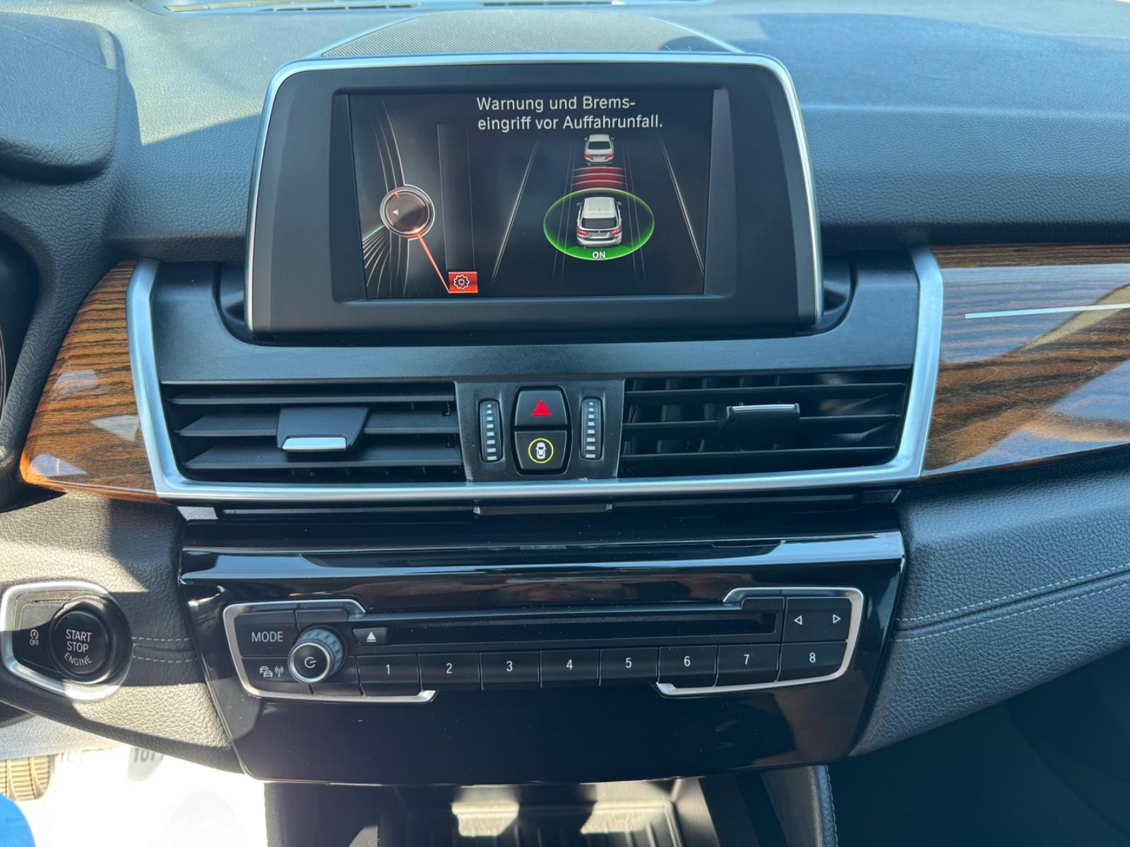 BMW 218 Active Tourer *NAVI*LEDER*PDC*LED*TEMP*