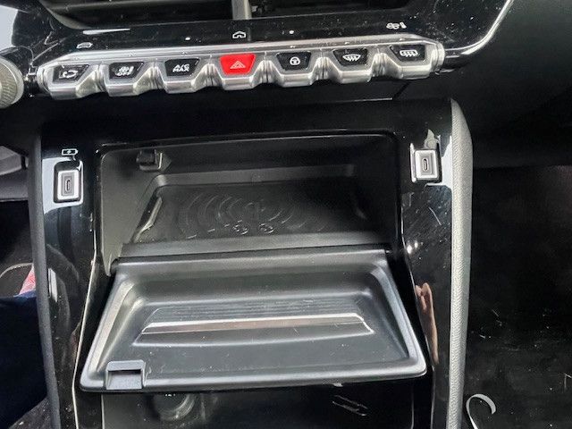 Fahrzeugabbildung Peugeot 2008 GT MHEV 145 e-DSC+Navi+Sitzhzg.+Apple+And