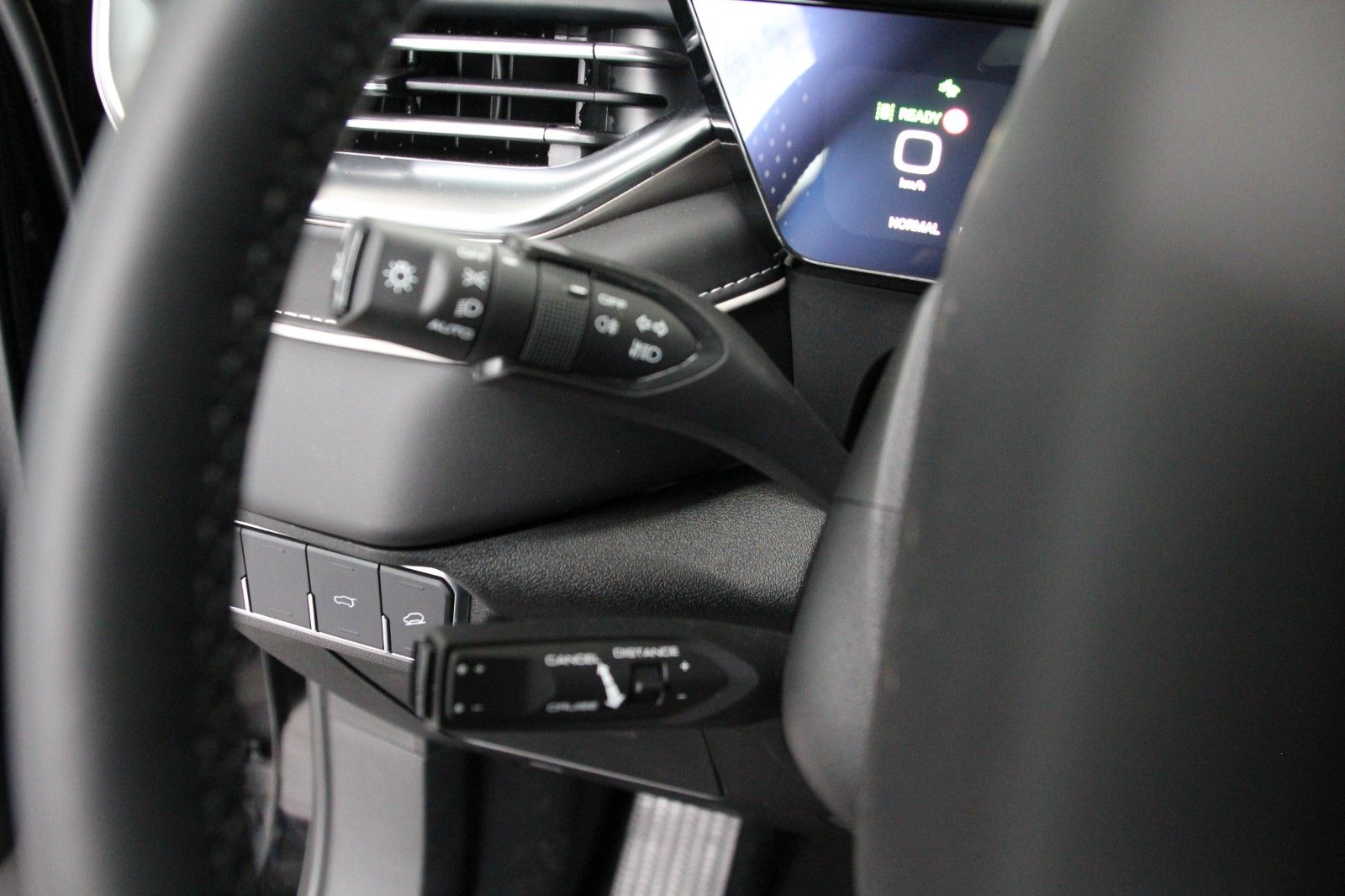 Fahrzeugabbildung GWM Wey 05 PHEV AWD Premium