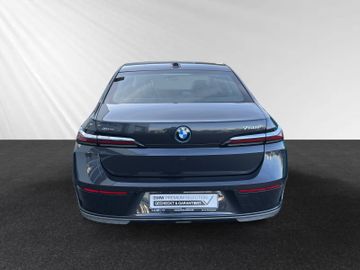 BMW 750 - 8