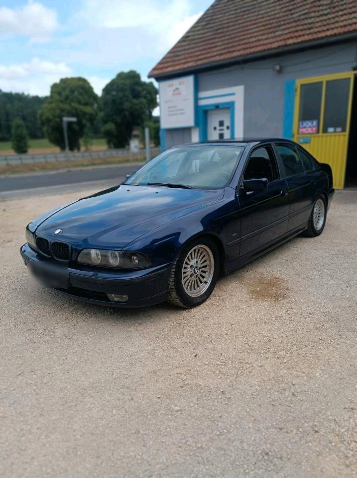 BMW 528