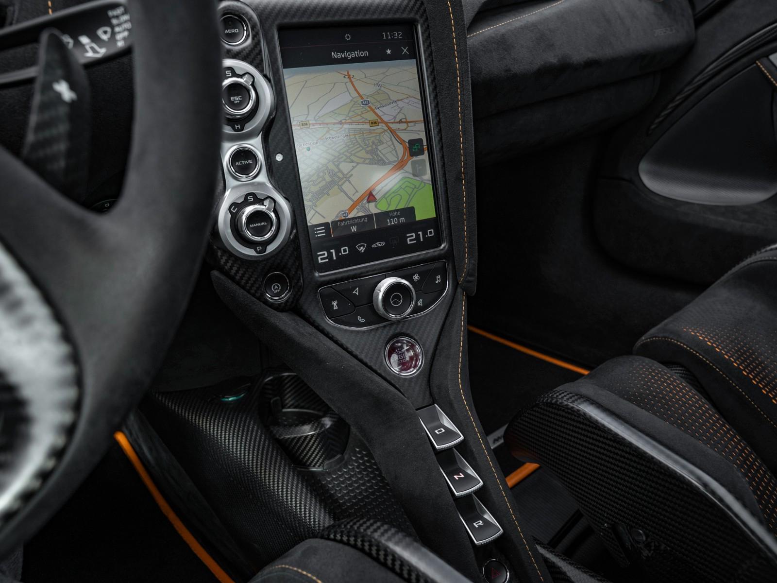 McLaren 765LT Coupé | Racing Seats | Engine Window