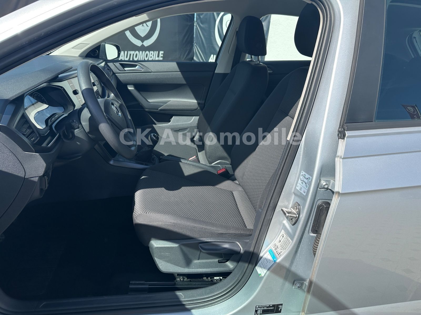 Fahrzeugabbildung Volkswagen Polo VI Trendline 1.0 BMT/Klima/Navi/PDC