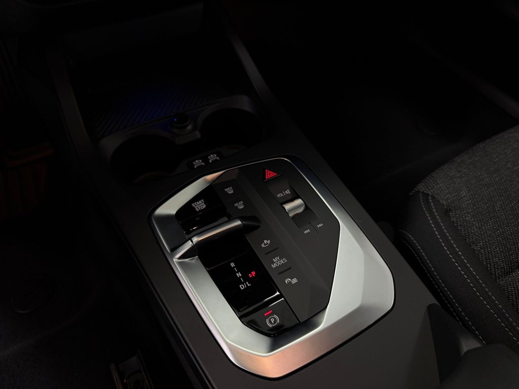 BMW 116 i LED*NAV*KAM*SHZ*TEMP*SPURW*KLIMA*DRIVING*