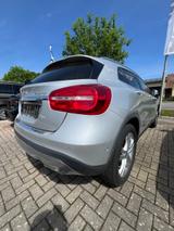 Mercedes-Benz GLA 220  d 4Matic Urban/SH, Navi, Kam., Off-Road - silberne Mercedes-Benz GLA 220