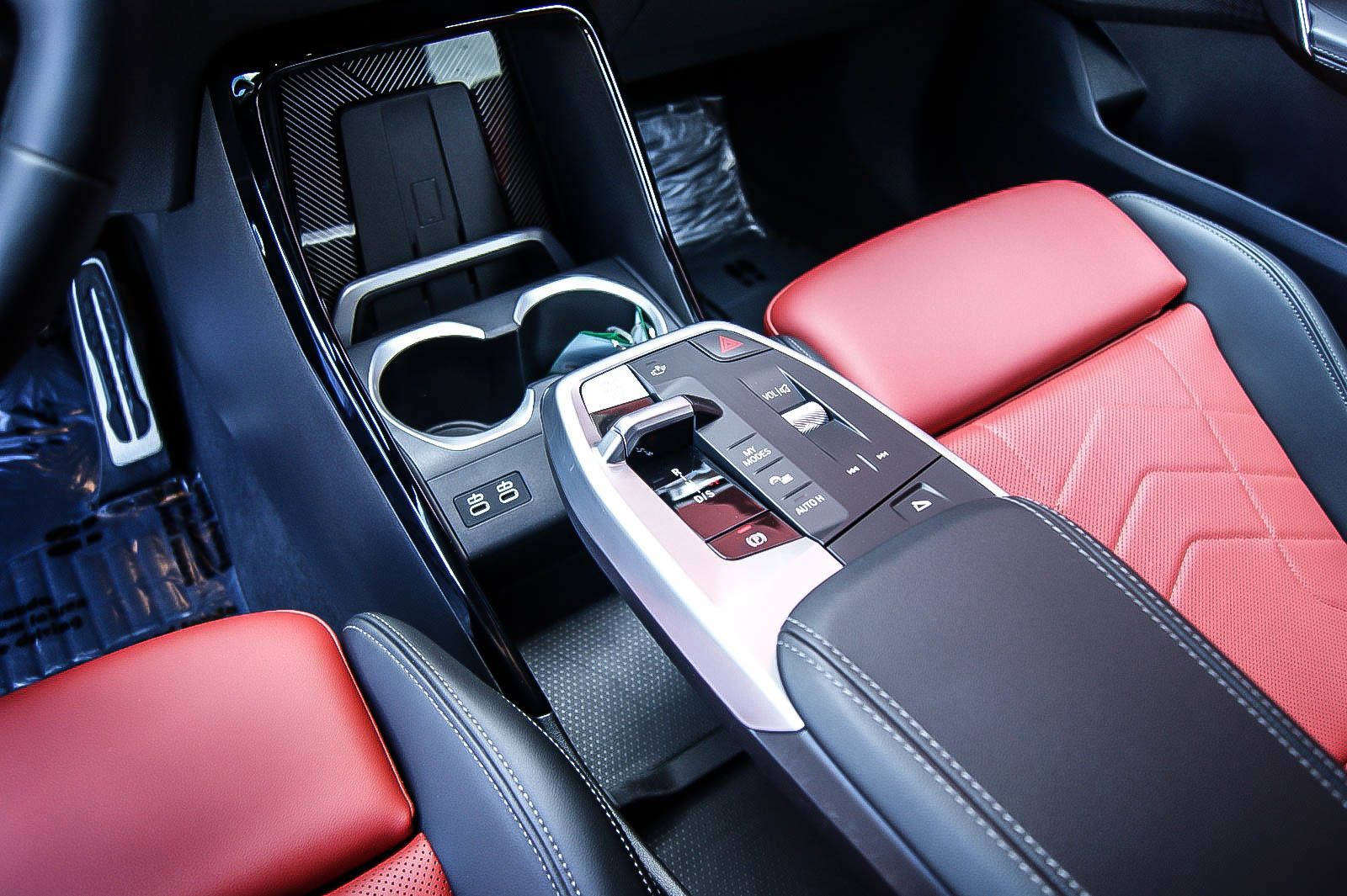Fahrzeugabbildung BMW X2 20 i sDrive M Sport Pro IconicGlow Coral Rot