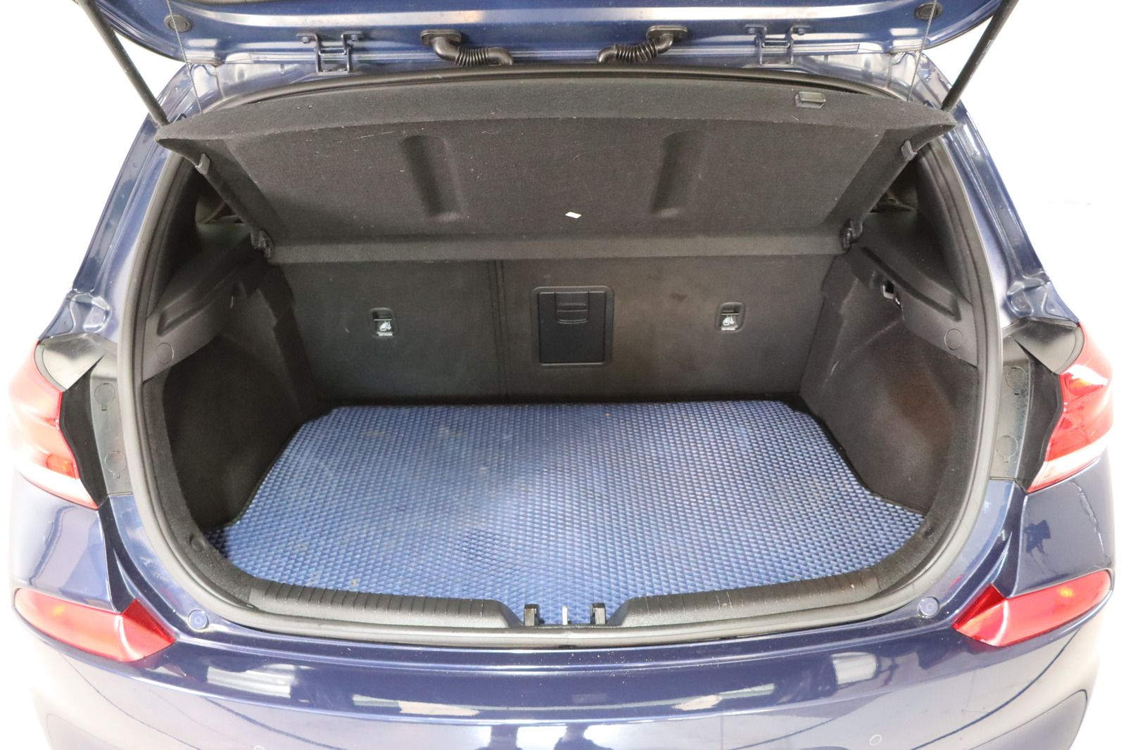 Fahrzeugabbildung Hyundai i30 1.4i * SHZ * Navi * DAB+ * Klima * YES!