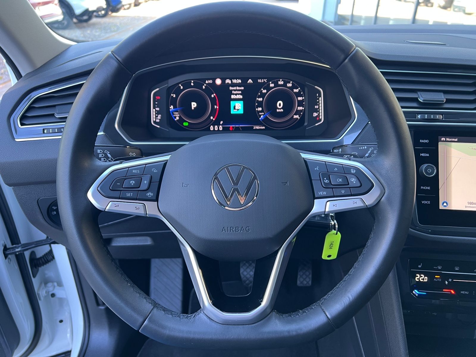Fahrzeugabbildung Volkswagen Tiguan Elegance 2.0 TSI DSG 4MOTION *AHK, Matrix