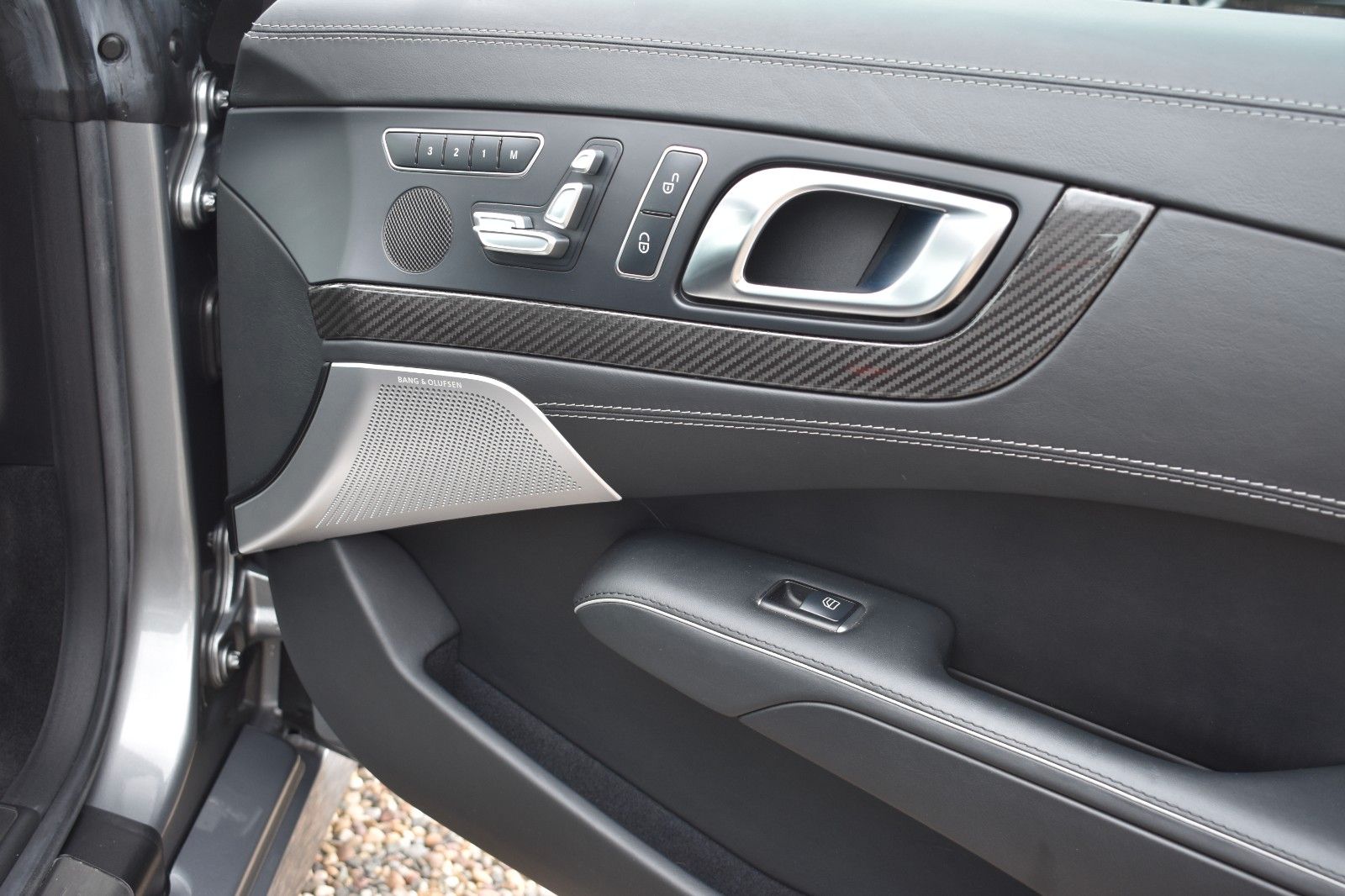 Fahrzeugabbildung Mercedes-Benz SL 63 AMG Carbonp.B&O Keramikbre. Softclose Gara