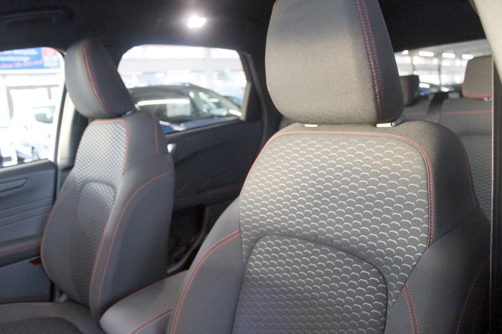 Fahrzeugabbildung Ford Kuga PHEV ST-LINE NAVI Kamera Winter Paket