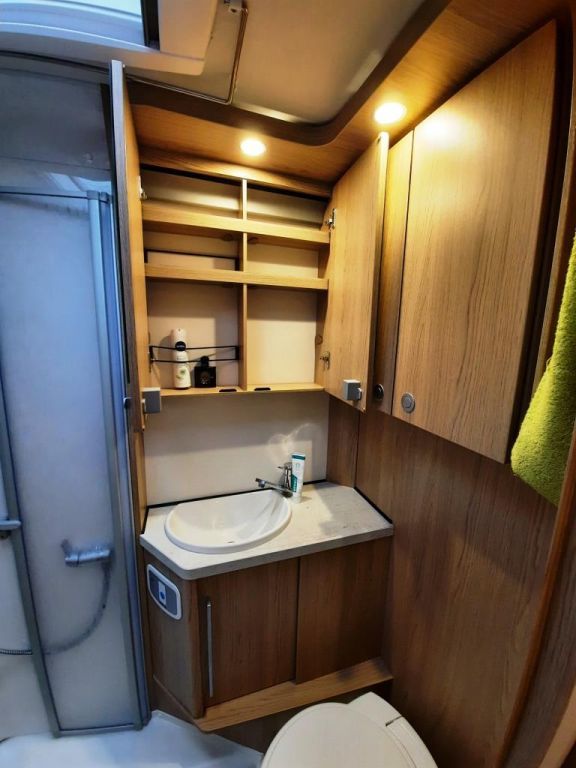 Fahrzeugabbildung LMC Cruiser V 646 G Solar/Rüfa/Sat/TV