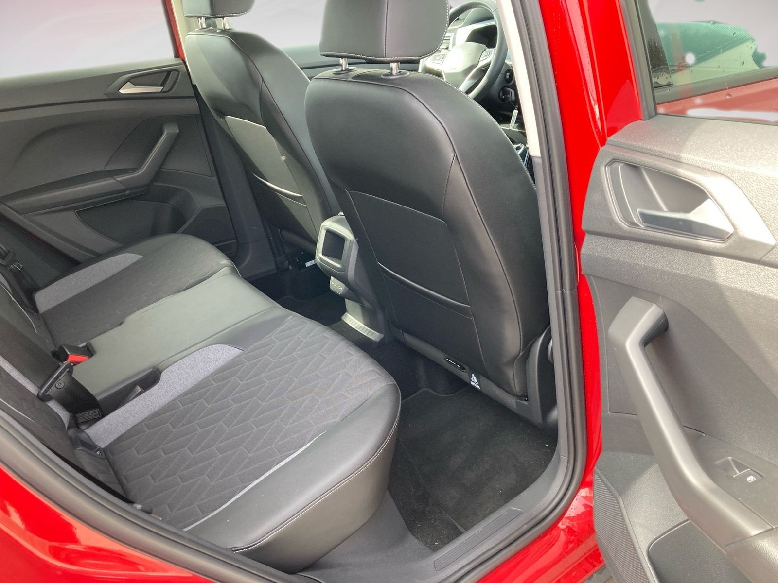 Volkswagen T-Cross - Bild 10