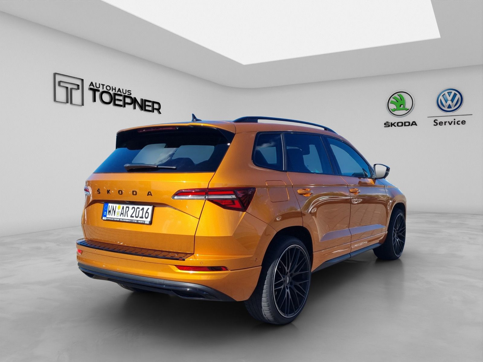 Fahrzeugabbildung SKODA Karoq Sportline 4x4 2,0 TSI DSG Navi ACC 360°