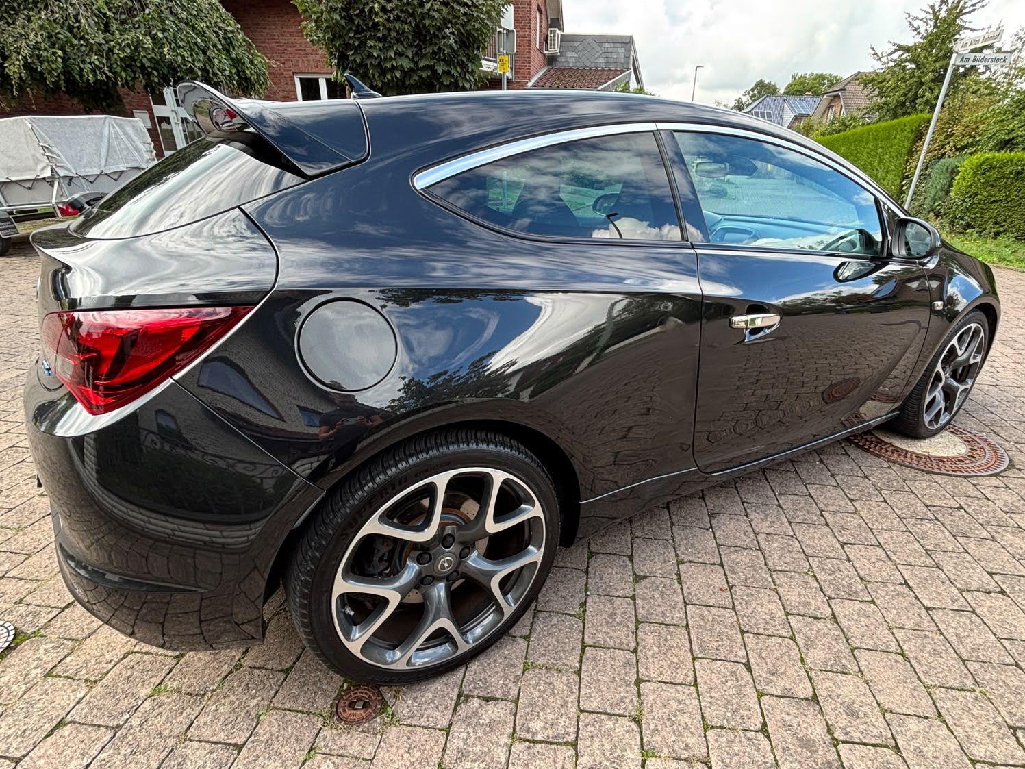 Opel Astra J GTC OPC 2.0 280ch - Carnet entretien - Sièges sport - Régulateur de vitesse - Suspension sport