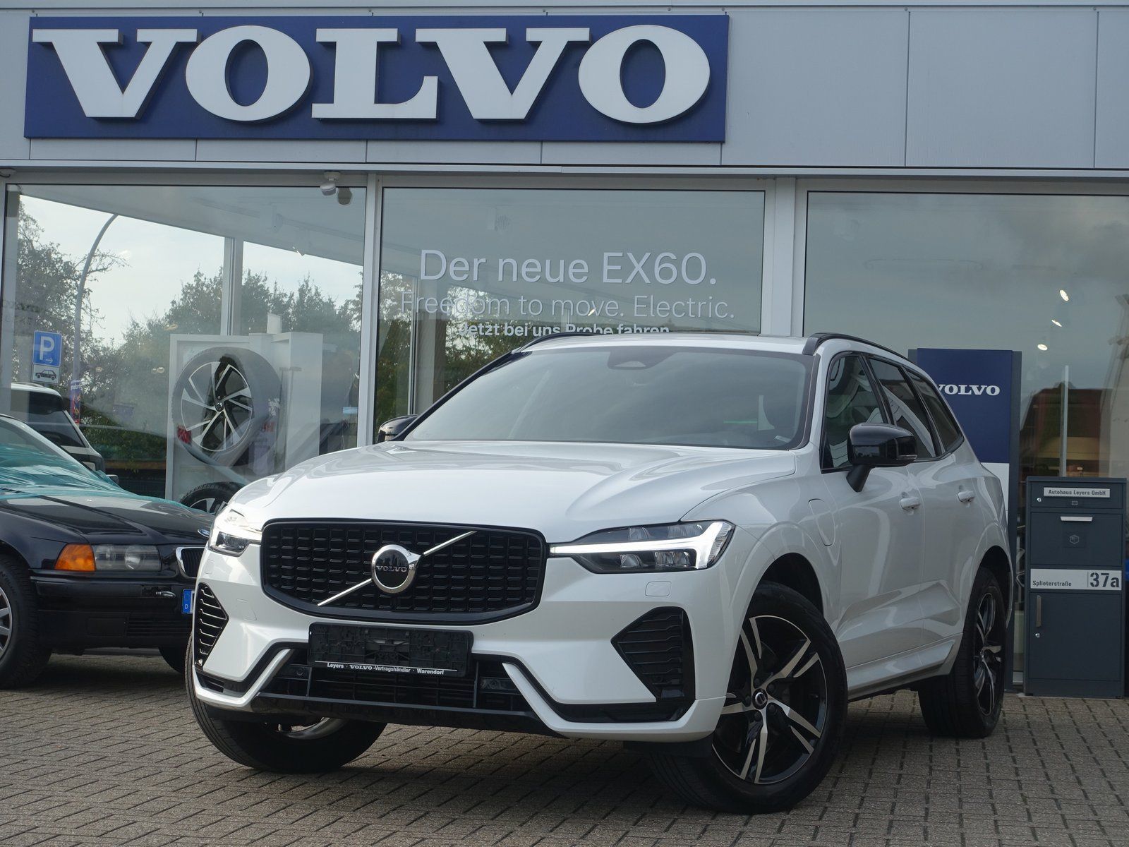 Volvo XC60 T6 AWD R-Design Pano/H&K/AHK/Kamera