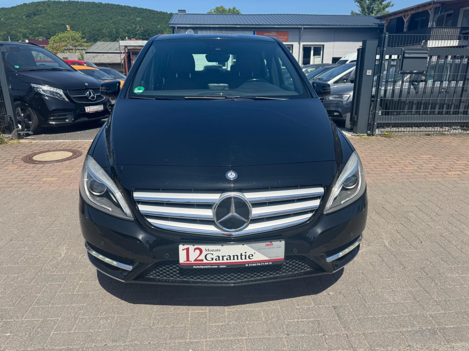 Mercedes-Benz B 180 Automatik AHK NAVI XENON LEDER