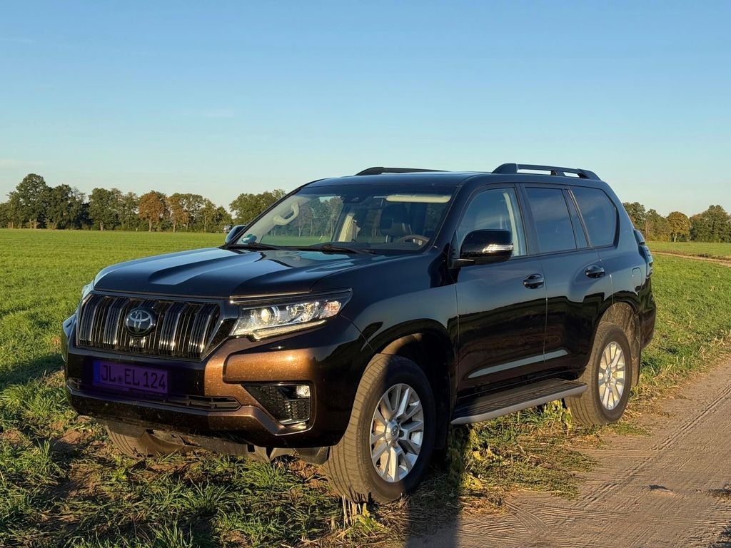 Image of Toyota Land Cruiser