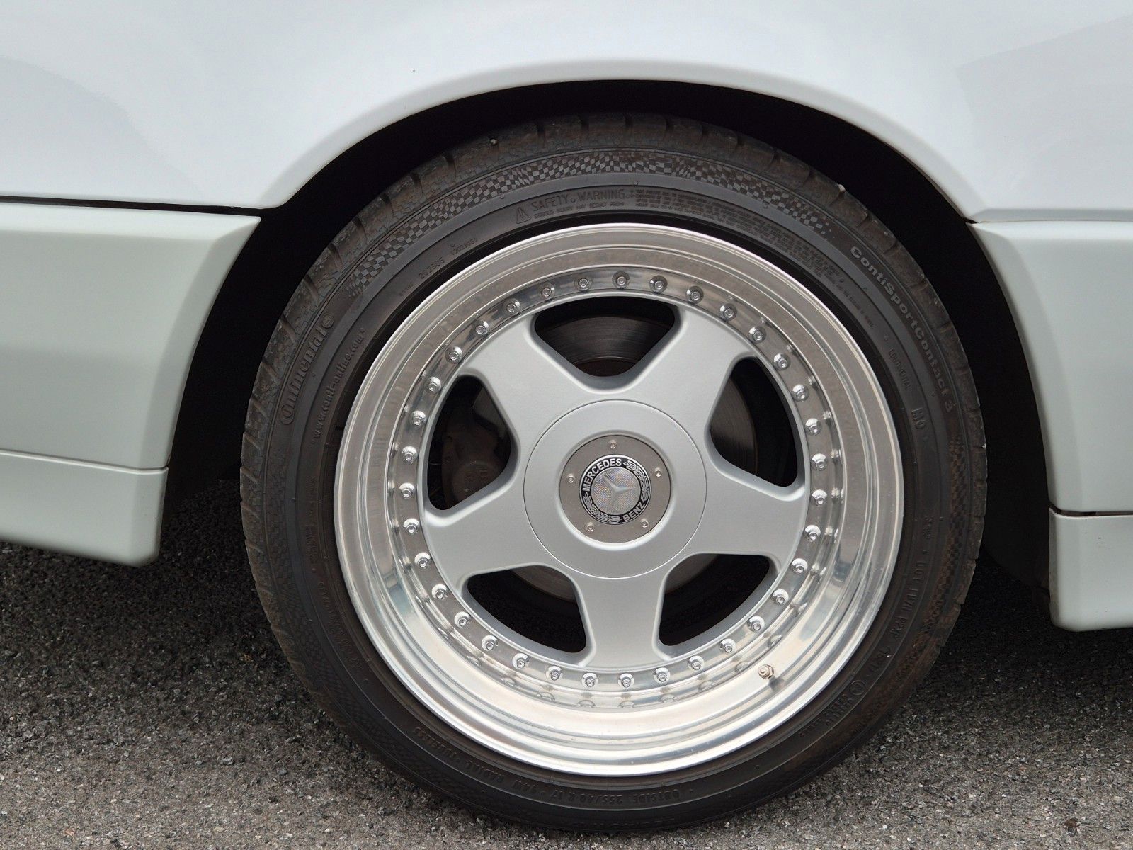 Fahrzeugabbildung Mercedes-Benz SL 500/Originale km/Sammlerzustand/OZ Futura 17"