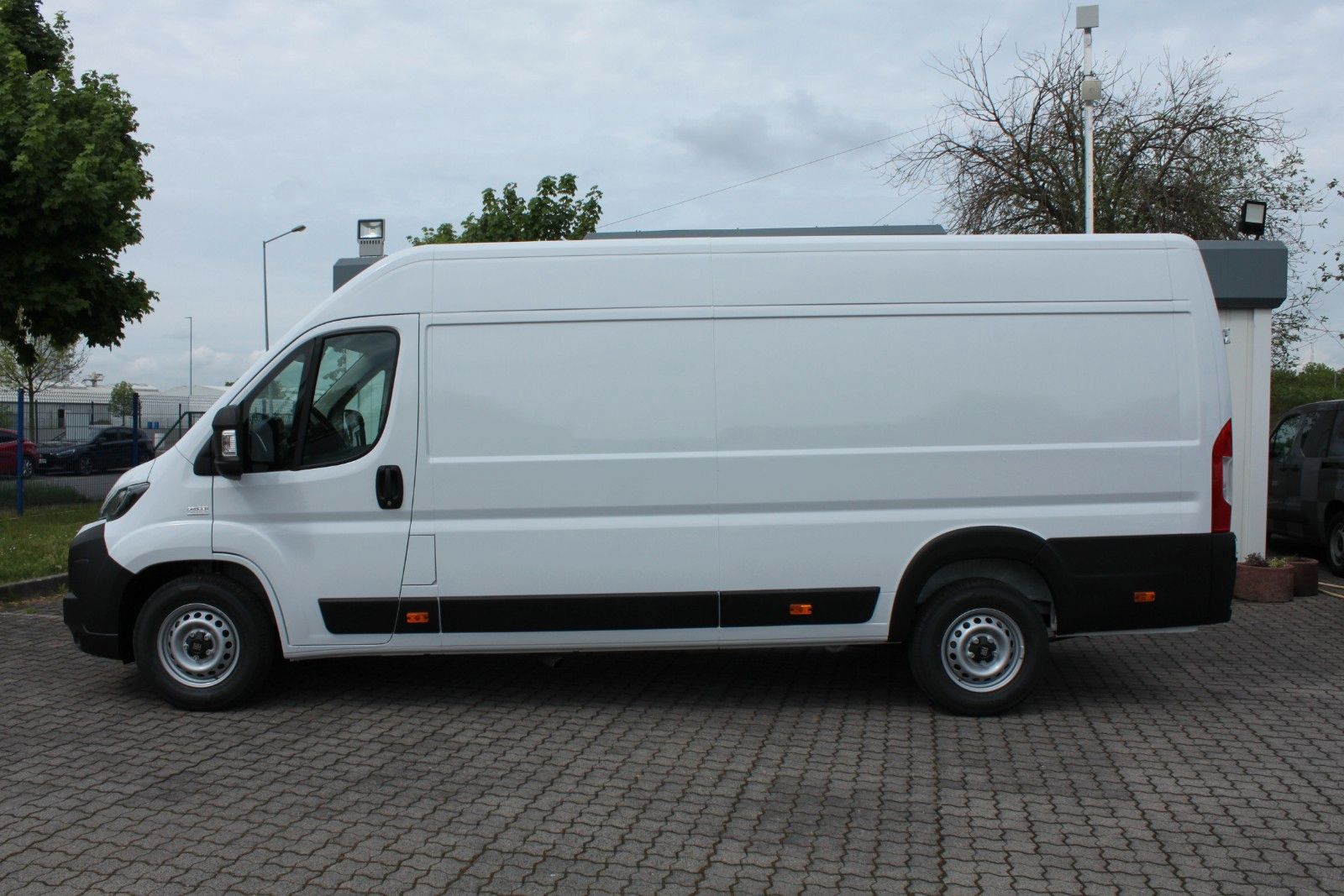 Fahrzeugabbildung Fiat Ducato Kasten Maxi L4H2  Maxi