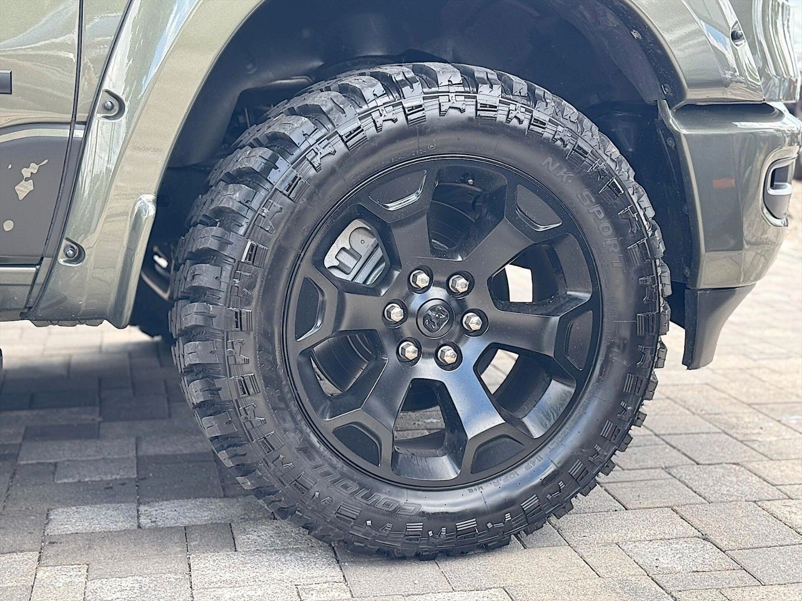 Fahrzeugabbildung Dodge RAM 5.7 V8 HEMI NightEdition Offroad 4x4 eTorque
